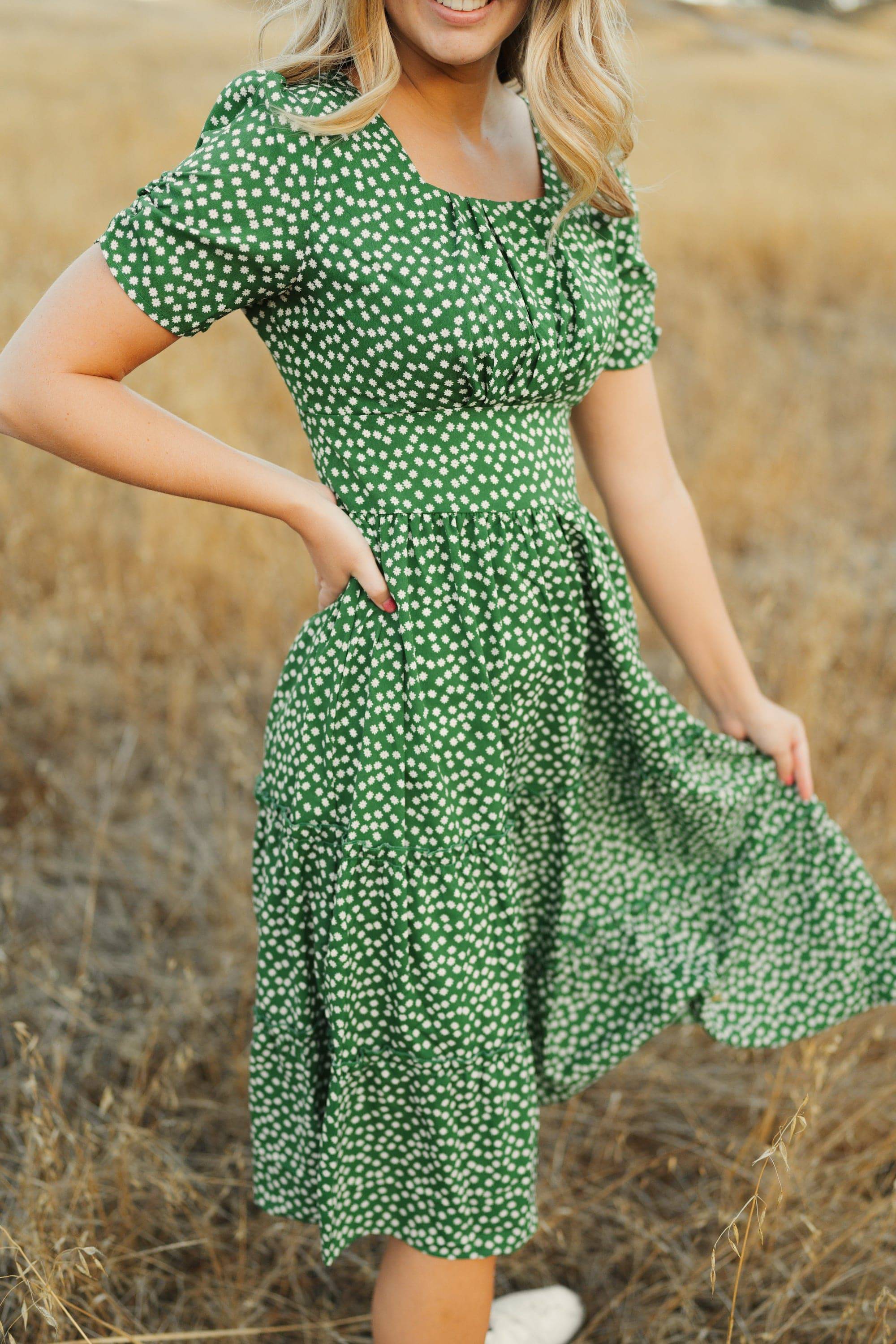 Green Floral Dress | Midi Dress | Green Flower Dress | Ditsy Floral Print | 8-10 Green Floral Dress | Midi Dress | Green Flower Dress | Ditsy Floral Print | 8-10